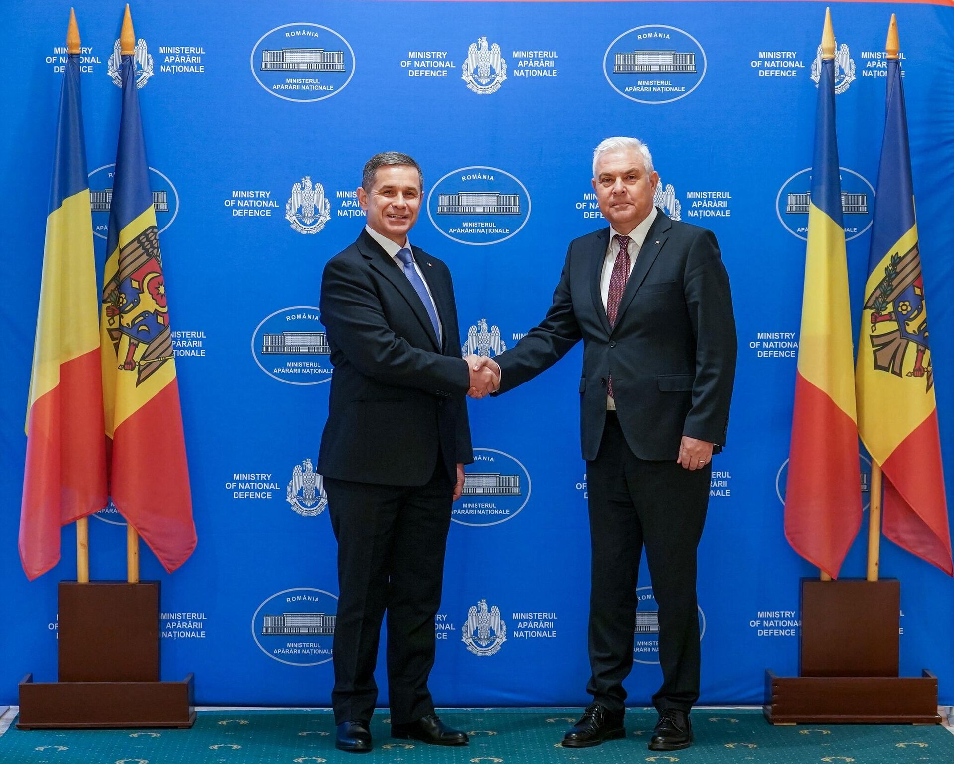 Встреча министров обороны Молдовы и Румынии Анатолие Носатого и Ангела Тылвэра - Sputnik Молдова, 1920, 13.04.2023
