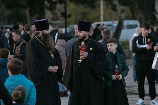 Святыню из Иерусалима доставили в главный Кафедральный собор Кишинева. - Sputnik Молдова