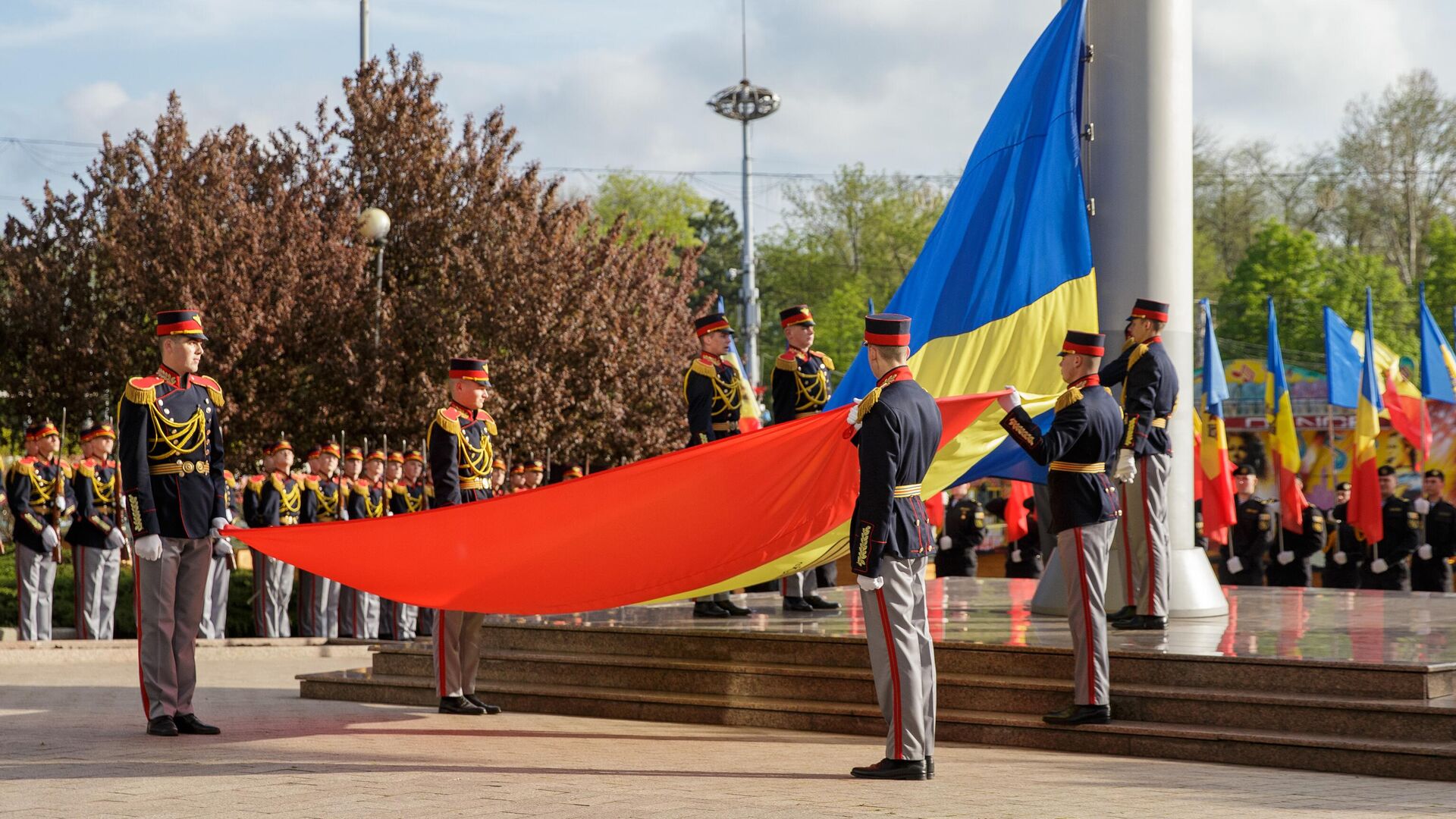 Церемония, посвященная Дню Государственного Флага - Sputnik Moldova, 1920, 27.04.2023