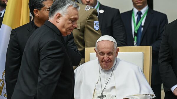 Viktor Orban și Papa Francisc - Sputnik Moldova