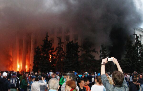 Пожар в Доме профсоюзов в Одессе - Sputnik Молдова