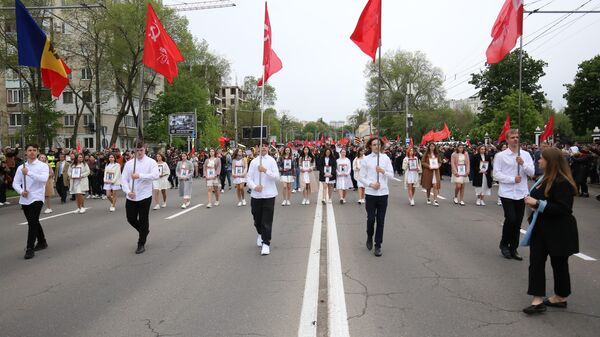 Участники акции Бессмертный полк, посвященной 78-й годовщине Победы в Великой Отечественной войне, в Кишиневе - Sputnik Молдова