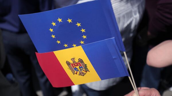 Флаги Молдовы и ЕС - Sputnik Молдова