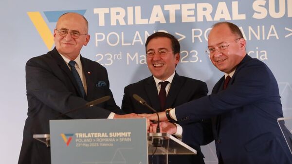 Lansarea Trilateralei România-Spania-Polonia de către ministrul afacerilor externe Bogdan Aurescu împreună cu miniștrii afacerilor externe ai Republicii Polone și ai Regatului Spaniei - Sputnik Moldova
