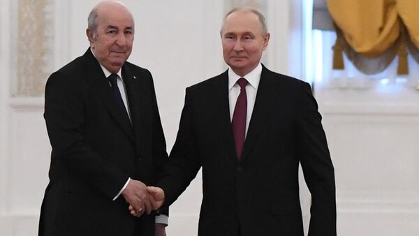 Президент РФ В. Путин провел встречу с президентом Алжира Абдельмаджидом Теббуном - Sputnik Молдова
