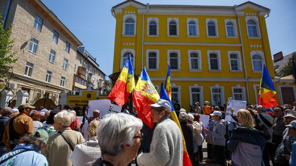 Почему власть PAS решила сделать из граждан Молдовы крепостных - Sputnik Молдова