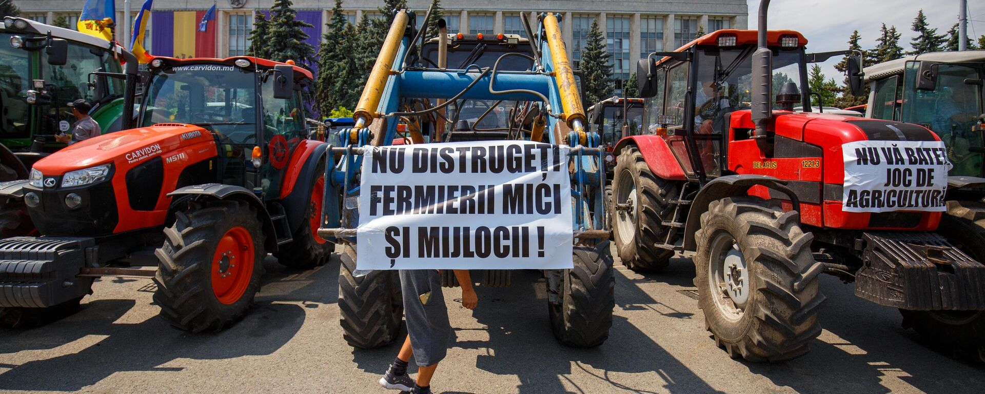 Protestul fermierilor din fața clădirii Guvernului - Sputnik Moldova, 1920, 31.12.2023