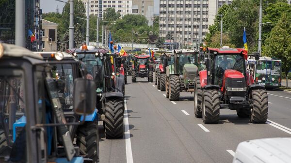 Протест фермеров в центре Кишинева, 22.06.2023 - Sputnik Moldova