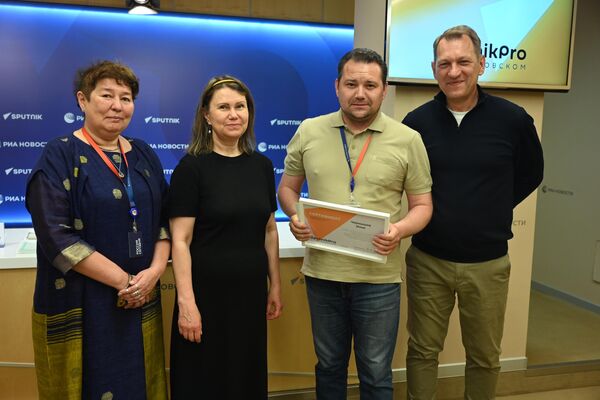 Церемония награждения сертификатами об успешном прохождении курса мастер-классов - Sputnik Молдова