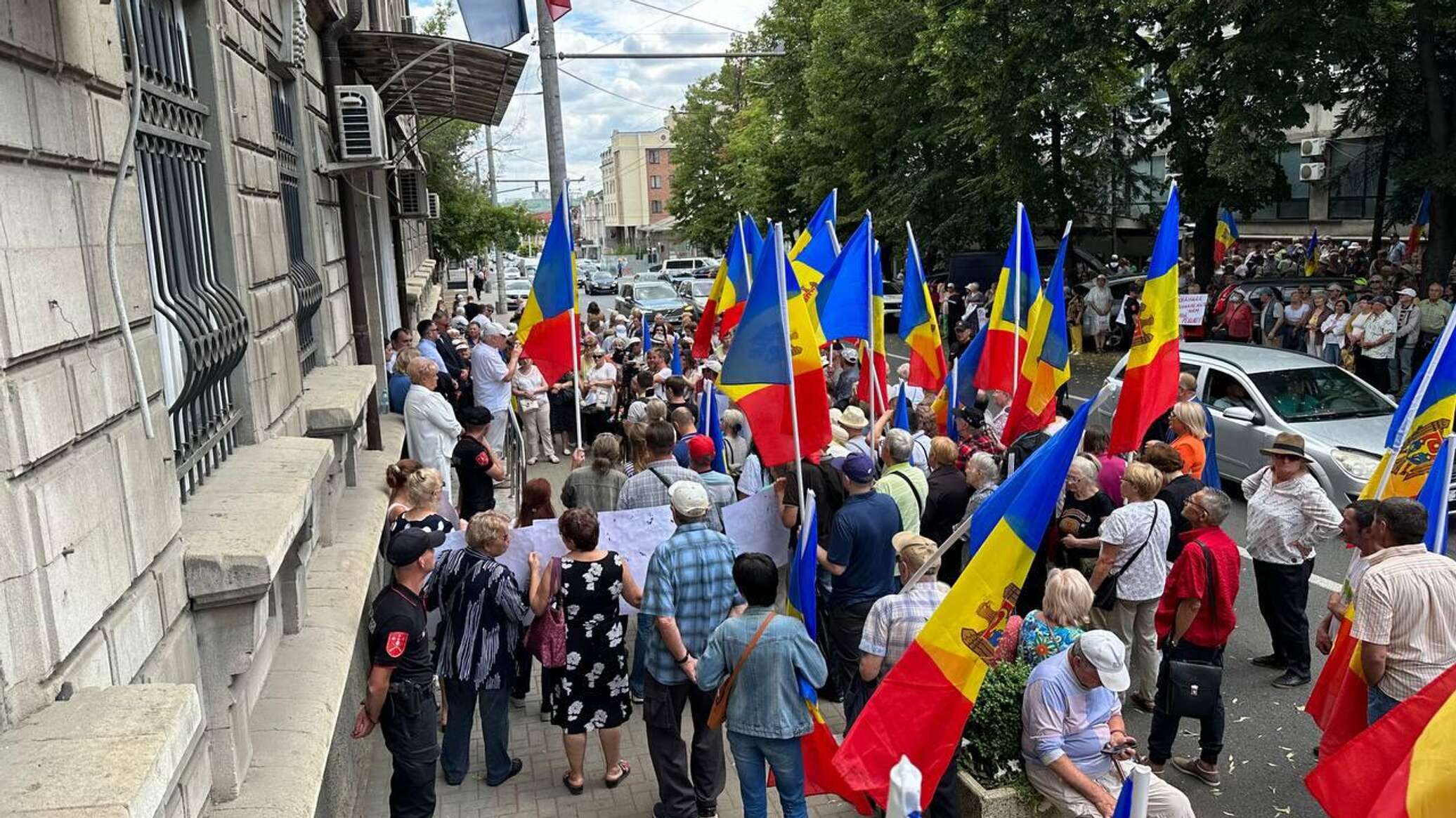 Молдавия хочет. Референдум в Молдове. Референдум в городе рядом с Молдовой. Фото оппозиционеров Молдавии. Гагаузов в Молдове хотят независимость.