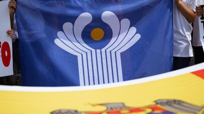Флаги Молдовы и СНГ