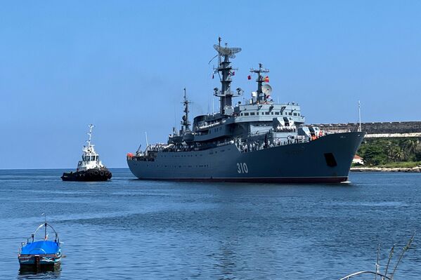 Nava militară rusă de antrenament Perekop sosește în portul Havana la 11 iulie 2023. - Sputnik Moldova