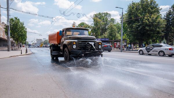Адская жара в Молдове: синоптики объявили оранжевый код, есть риск природных пожаров - Sputnik Молдова