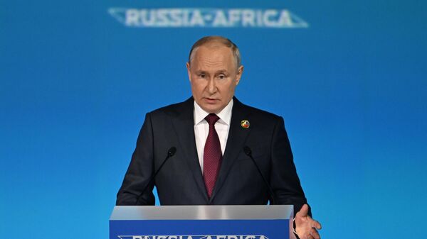 Президент РФ Владимир Путин выступает на саммите Россия – Африка - Sputnik Молдова