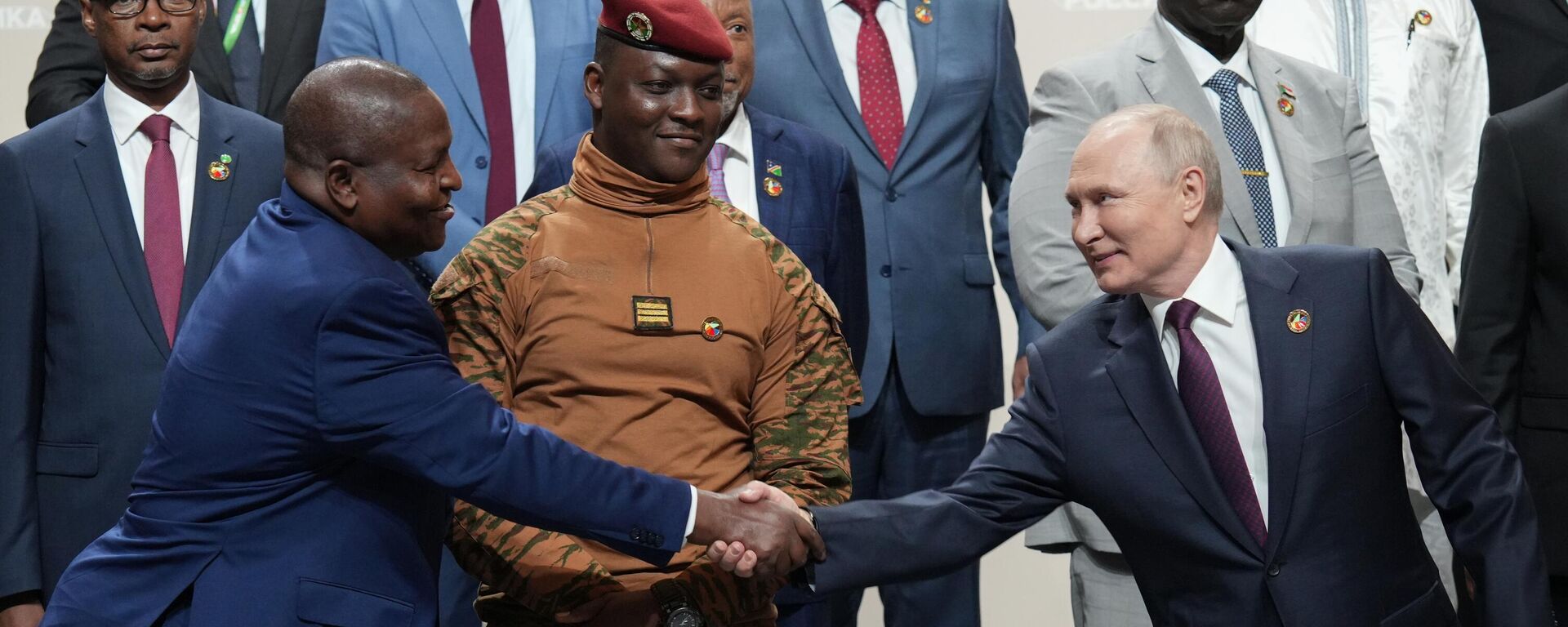 Родина или смерть. Африканские лидеры объяснили, почему дружат с Россией - Sputnik Молдова, 1920, 29.07.2023