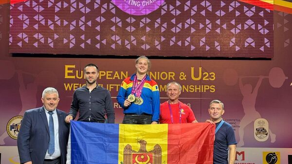 Александрина Чуботару завоевала золото на чемпионате Европы по тяжелой атлетике - Sputnik Молдова