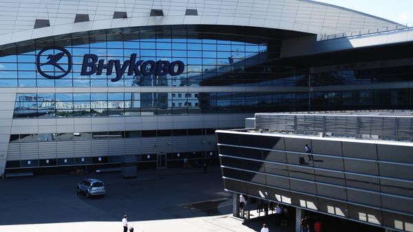 Аэропорт Внуково в Москве временно закрыт из-за возможной угрозы от беспилотника - Sputnik Молдова