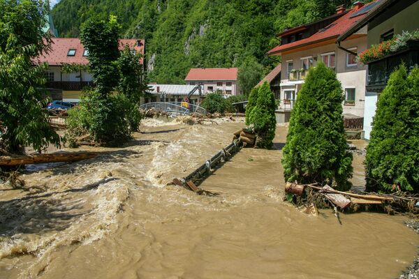 Затопленная территория в Чрна-на-Короскеме, Словения. - Sputnik Молдова