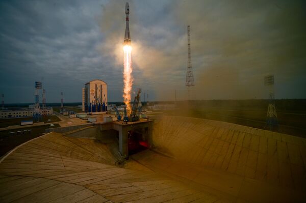Запуск ракеты-носителя Союз-2.1б с разгонным блоком Фрегат и автоматической станцией Луна-25 с космодрома Восточный - Sputnik Молдова