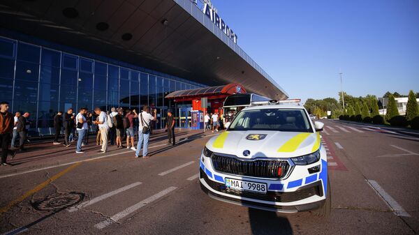 Особый режим доступа в аэропорт Кишинева продлен еще на 30 дней - Sputnik Молдова