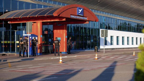 Особый режим доступа в аэропорт Кишинева продлен на месяц - Sputnik Молдова