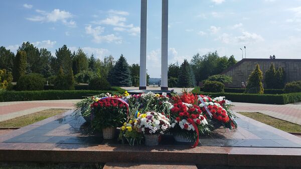 Церемония возложения цветов на мемориальном комплексе Шерпенский плацдарм в День освобождения Молдавии от фашистских захватчиков - Sputnik Молдова