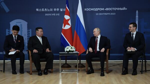 Президент РФ В. Путин посетил космодром Восточный и встретился с лидером КНДР Ким Чен Ыном - Sputnik Молдова