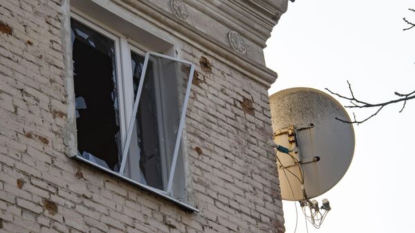 Разрушения в Новой Каховке после многократных обстрелов - Sputnik Молдова