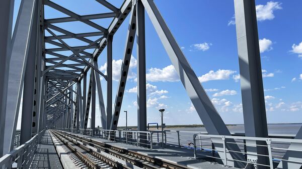Трансграничный мост через реку Амур в Китай - Sputnik Молдова
