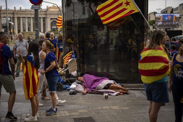 Демонстрация во время Национального дня Каталонии в Барселоне, Испания. - Sputnik Молдова