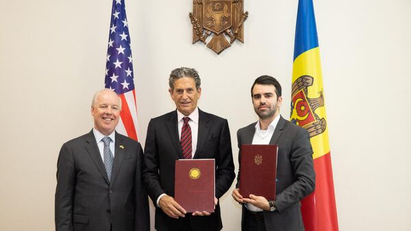 Артур Мижа и Джеймс Руби подписали в Кишиневе Меморандум о сотрудничестве в области противодействия зарубежной информационной манипуляции - Sputnik Молдова