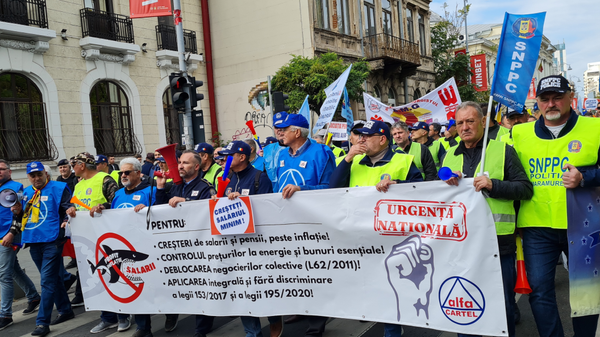 Proteste organizate de sindicatele „Alfa Cartel” la București - Sputnik Moldova