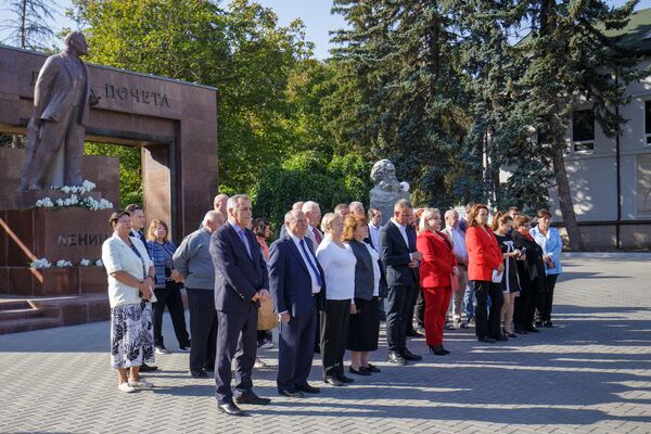 В Молдове стартовала избирательная кампания для кандидатов на всеобщих местных выборах. Презентация предвыборной программы и кандидатов в муниципальные советники Кишинева от Партии коммунистов Республики Молдова. В Молдове стартовала избирательная кампания для кандидатов на всеобщих местных выборах. Презентация предвыборной программы и кандидатов в муниципальные советники Кишинева от Партии коммунистов Республики Молдова. - Sputnik Молдова