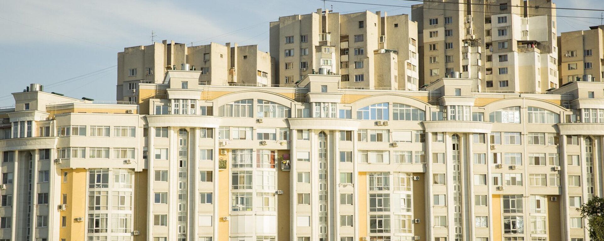 Почему в Молдове население нищает, а квартиры дорожают? - Sputnik Молдова, 1920, 12.10.2023