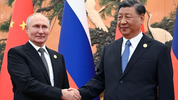 Визит президента РФ В. Путина в Китай для участия в мероприятиях третьего Международного форума Один пояс, один путь. День второй - Sputnik Молдова