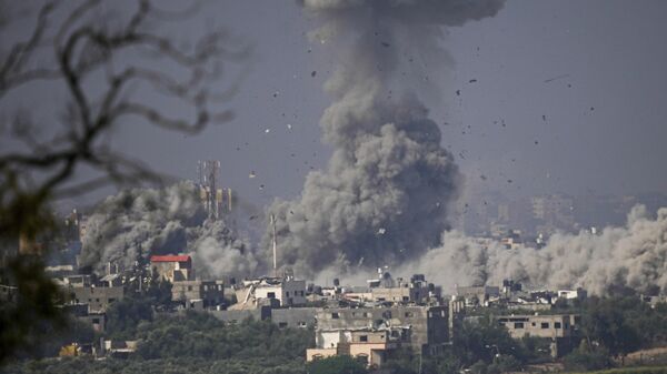 Atacuri israeliene asupra fâșiei Gaza - Sputnik Moldova