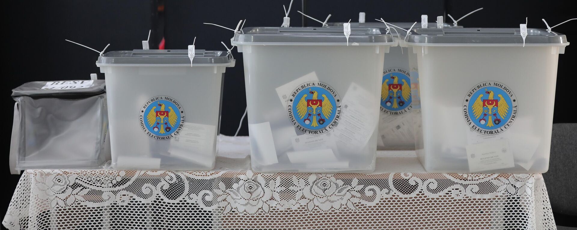 Урны для голосования в Молдове - Sputnik Молдова, 1920, 13.04.2024