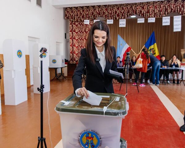 Башкан Гагаузии Евгения Гуцул на всеобщих местных выборах. - Sputnik Молдова