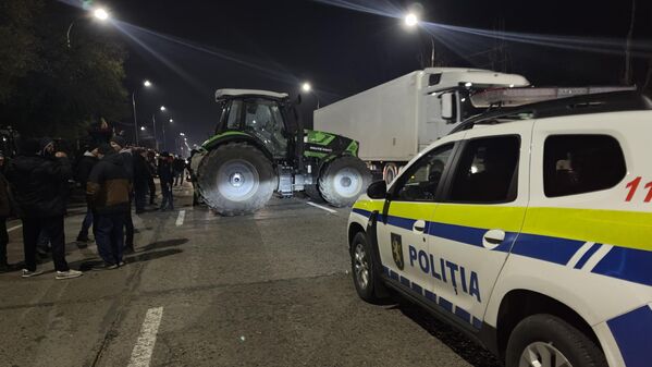 Полиция следит за соблюдением порядка на протесте. - Sputnik Молдова