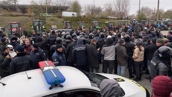 Стычка фермеров с полицией. - Sputnik Молдова