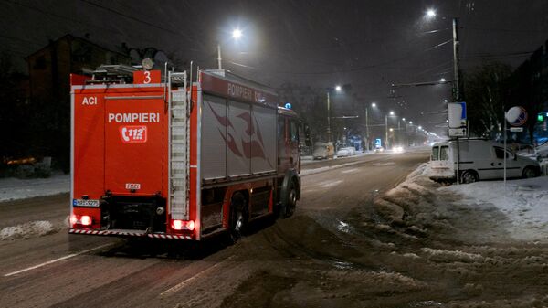 Молдову замело: в работах по очистке от снега задействованы тысячи человек - Sputnik Молдова