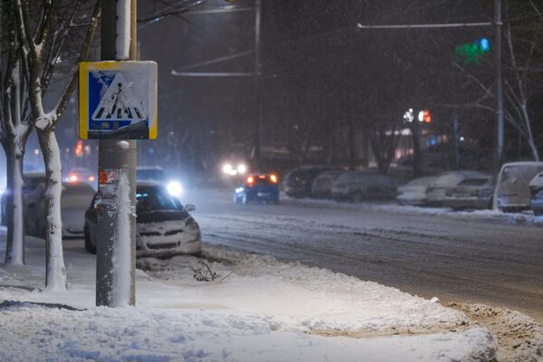 Последствия снегопада в Кишиневе - Sputnik Молдова
