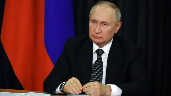 Владимир Путин пойдет на президентские выборы как независимый кандидат - Sputnik Молдова