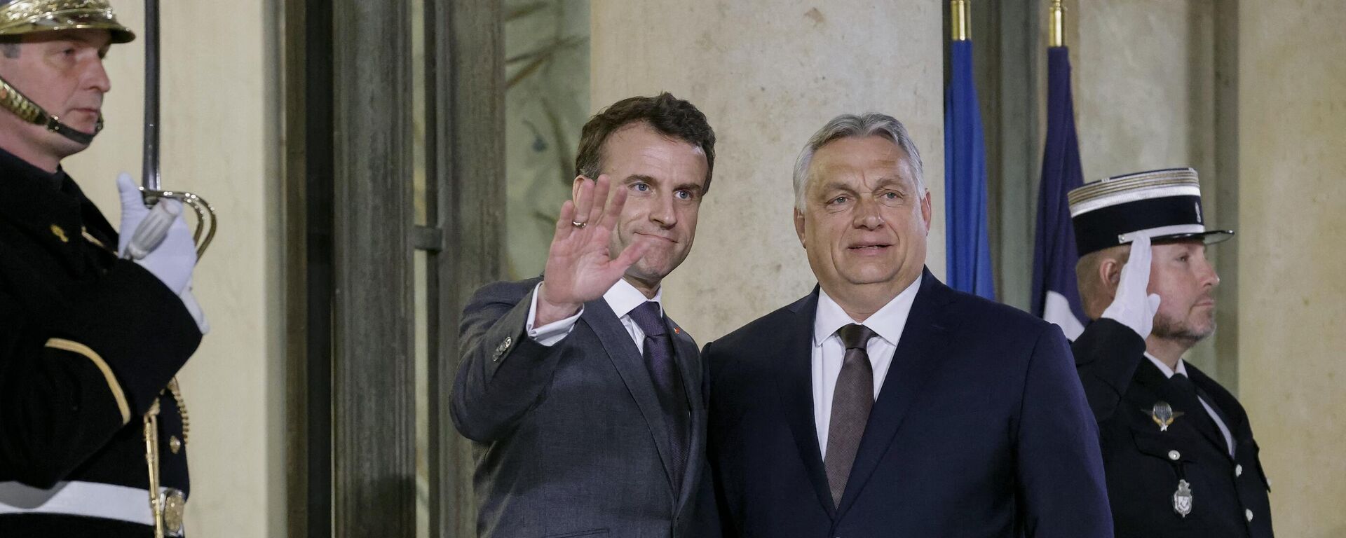 Emmanuel Macron și Viktor Orban - Sputnik Moldova, 1920, 01.02.2024