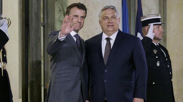 Emmanuel Macron și Viktor Orban - Sputnik Moldova