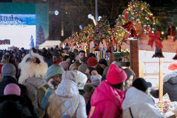 Также была открыта рождественская ярмарка. - Sputnik Молдова