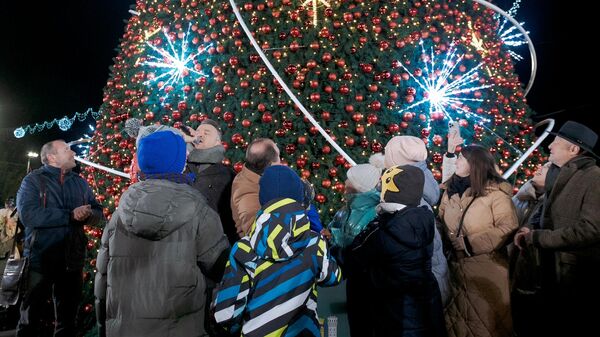 Открытие новогодней елки в центре Кишинева - Sputnik Молдова