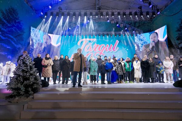 В церемонии открытия зимних праздников участвовал мэр столицы Ион Чебан. - Sputnik Молдова
