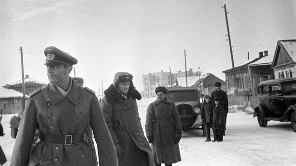 În dimineața zilei de 31 ianuarie 1943, feldmareșalul Friedrich Paulus, comandantul armatei a 6-a hitleriste, s-a predat la Stalingrad - Sputnik Moldova
