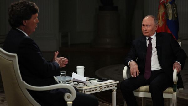 Президент РФ Владимир Путин дал интервью американскому журналисту Такеру Карлсону - Sputnik Молдова